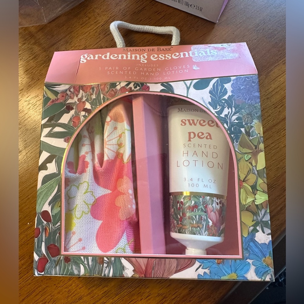 Sale - Skin Care Bundle - Picture 8 of 10